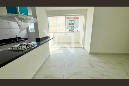 Sala de apartamento à venda com 3 quartos, 77m² em Coração Eucarístico, Belo Horizonte