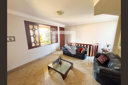 Sala de casa à venda com 4 quartos, 480m² em Eldorado, Contagem