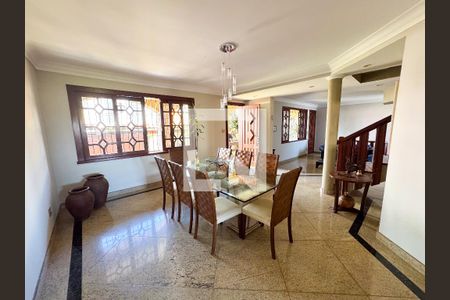 Sala de casa à venda com 4 quartos, 480m² em Eldorado, Contagem