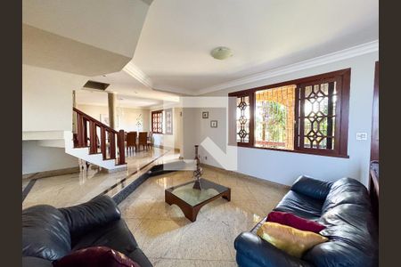 Sala de casa à venda com 4 quartos, 480m² em Eldorado, Contagem