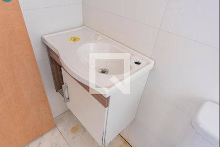 Banheiro Social de apartamento à venda com 2 quartos, 55m² em Vila Alice, Santo André