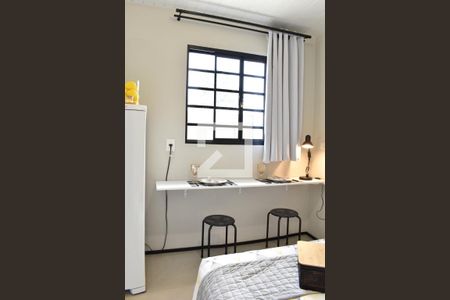 Quarto de kitnet/studio para alugar com 1 quarto, 19m² em Cidade Industrial de Curitiba, Curitiba