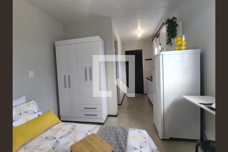 Quarto de kitnet/studio para alugar com 1 quarto, 19m² em Cidade Industrial de Curitiba, Curitiba