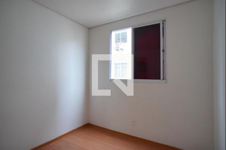 Quarto 2 de apartamento para alugar com 2 quartos, 41m² em Morro Santana, Porto Alegre