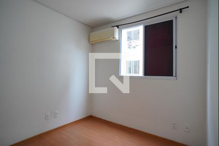 Quarto 1 de apartamento para alugar com 2 quartos, 41m² em Morro Santana, Porto Alegre