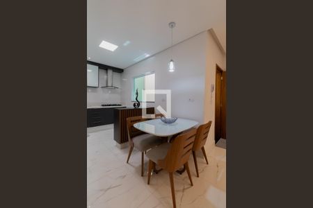 Sala e Cozinha Integrada  de casa de condomínio à venda com 2 quartos, 115m² em Vila Guilhermina, São Paulo