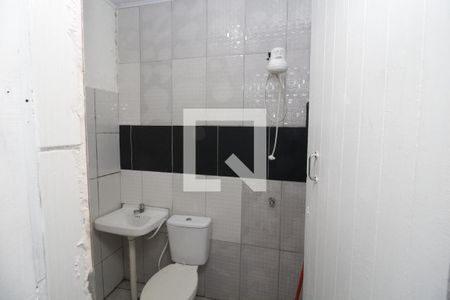 Banheiro de casa para alugar com 1 quarto, 35m² em Vila Granada, São Paulo