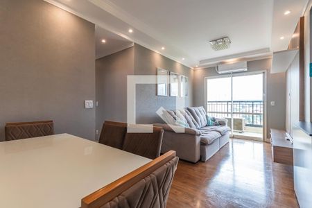 Sala de apartamento à venda com 2 quartos, 69m² em Jardim Tupanci, Barueri