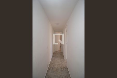 Corredor de apartamento para alugar com 2 quartos, 40m² em Vila Zat, São Paulo