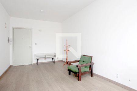 Sala / Quarto de kitnet/studio para alugar com 1 quarto, 35m² em Centro Histórico, Porto Alegre