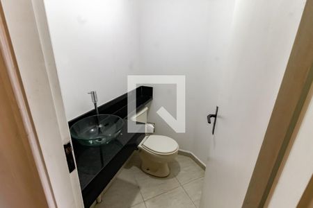 Lavabo de casa de condomínio para alugar com 2 quartos, 120m² em Parque Reboucas, São Paulo