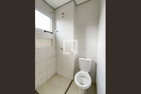 Banheiro de apartamento para alugar com 1 quarto, 39m² em Vila Mangalot, São Paulo