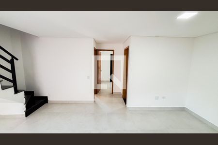 Sala - Cozinha de apartamento para alugar com 2 quartos, 100m² em Vila Linda, Santo André