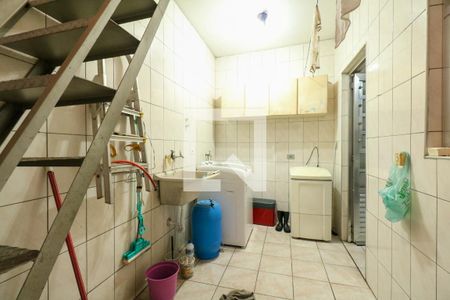 Casa à venda com 300m², 3 quartos e 2 vagas Casa à venda com 300m², 3 quartos e 2 vagasÁrea de Serviço