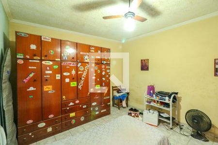 Casa à venda com 300m², 3 quartos e 2 vagas Casa à venda com 300m², 3 quartos e 2 vagasQuarto 2