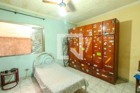 Casa à venda com 300m², 3 quartos e 2 vagas Casa à venda com 300m², 3 quartos e 2 vagasQuarto 2