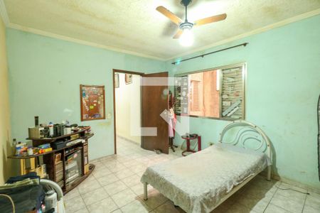 Casa à venda com 300m², 3 quartos e 2 vagas Casa à venda com 300m², 3 quartos e 2 vagasQuarto 2