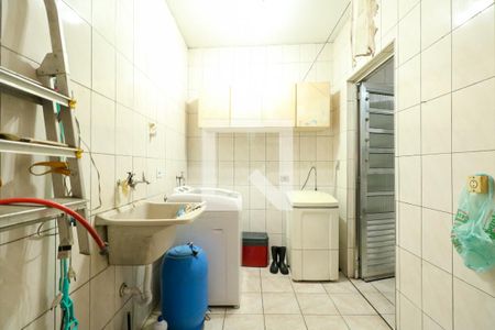 Casa à venda com 300m², 3 quartos e 2 vagas Casa à venda com 300m², 3 quartos e 2 vagasÁrea de Serviço