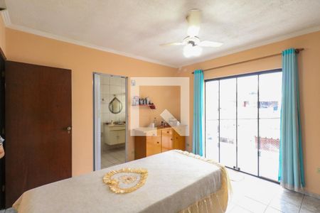 Casa à venda com 300m², 3 quartos e 2 vagas Casa à venda com 300m², 3 quartos e 2 vagasSuíte