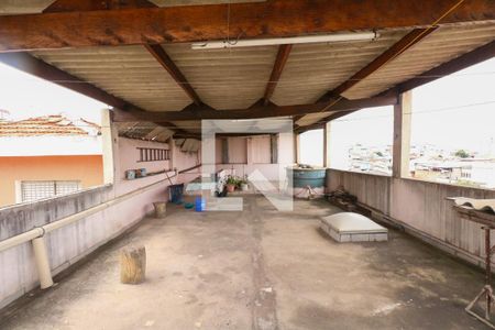 Casa à venda com 300m², 3 quartos e 2 vagas Casa à venda com 300m², 3 quartos e 2 vagasTerraço