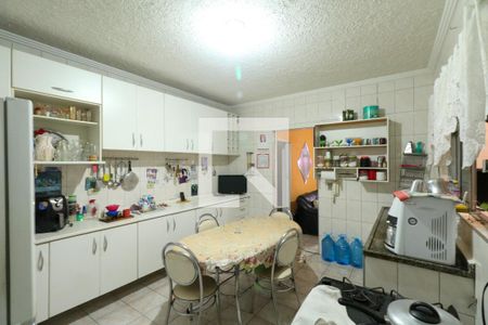 Casa à venda com 300m², 3 quartos e 2 vagas Casa à venda com 300m², 3 quartos e 2 vagasCozinha