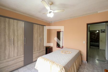 Casa à venda com 300m², 3 quartos e 2 vagas Casa à venda com 300m², 3 quartos e 2 vagasSuíte