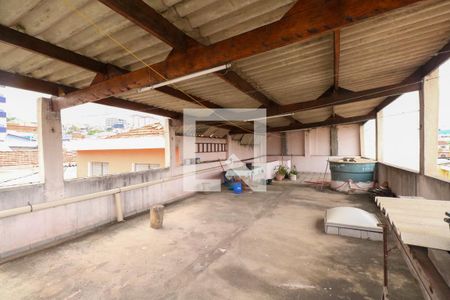 Casa à venda com 300m², 3 quartos e 2 vagas Casa à venda com 300m², 3 quartos e 2 vagasTerraço