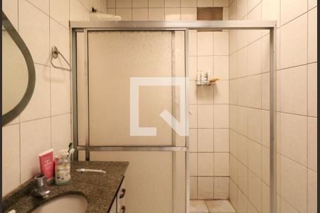 Casa à venda com 300m², 3 quartos e 2 vagas Casa à venda com 300m², 3 quartos e 2 vagasBanheiro Social