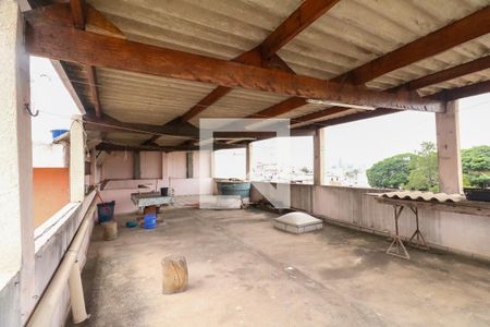 Casa à venda com 300m², 3 quartos e 2 vagas Casa à venda com 300m², 3 quartos e 2 vagasTerraço