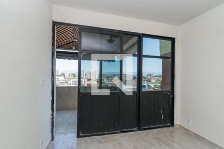 Sala de apartamento para alugar com 2 quartos, 80m² em Cordovil, Rio de Janeiro