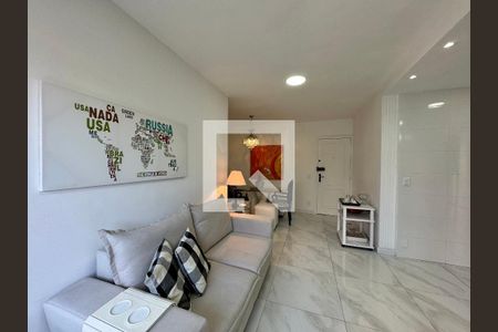 Sala de apartamento para alugar com 2 quartos, 70m² em Barra da Tijuca, Rio de Janeiro