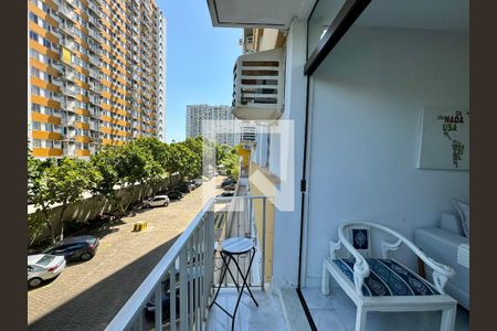 Varanda de apartamento para alugar com 2 quartos, 70m² em Barra da Tijuca, Rio de Janeiro