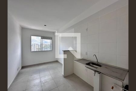 Cozinha de apartamento para alugar com 1 quarto, 26m² em Jardim Mirante, São Paulo