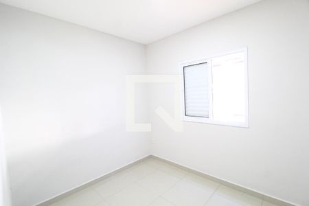 Sala  de apartamento para alugar com 2 quartos, 48m² em Santa Mônica, Uberlândia