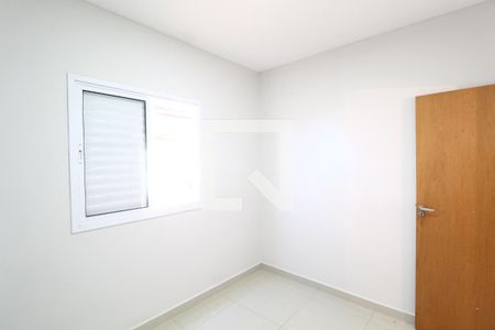 Quarto  de apartamento para alugar com 2 quartos, 48m² em Santa Mônica, Uberlândia