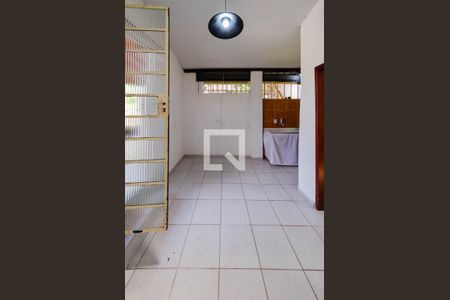 Sala de casa para alugar com 1 quarto, 70m² em Bonfim, Belo Horizonte