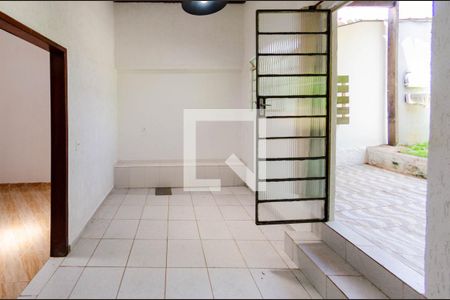 Sala de casa para alugar com 1 quarto, 70m² em Bonfim, Belo Horizonte