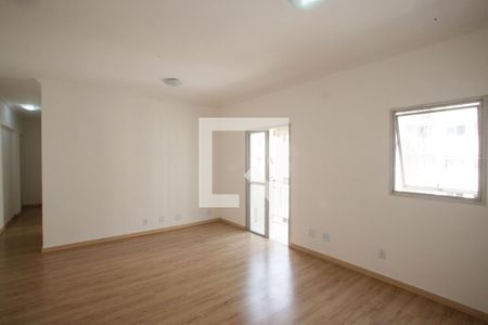 Sala de apartamento para alugar com 3 quartos, 75m² em Taquara, Rio de Janeiro