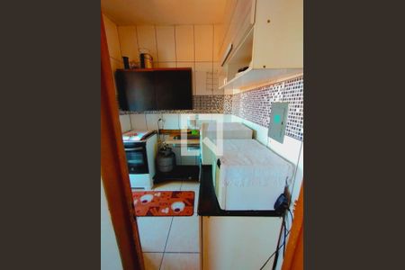 Cozinha de apartamento à venda com 2 quartos, 60m² em Heliópolis, Belo Horizonte