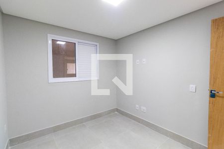 Quarto 1 de casa para alugar com 2 quartos, 42m² em Parque Cisper, São Paulo