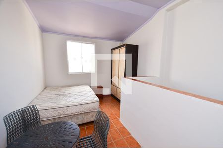 Quarto de kitnet/studio para alugar com 1 quarto, 30m² em Nova Floresta, Belo Horizonte