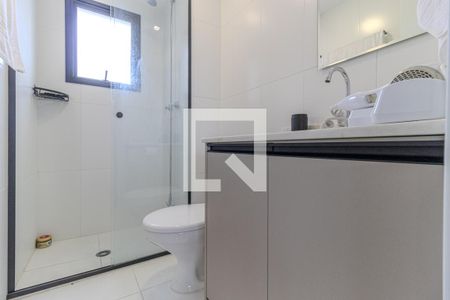 Banheiro de kitnet/studio para alugar com 1 quarto, 35m² em Vila Buarque, São Paulo