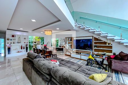 Sala de casa à venda com 4 quartos, 480m² em Vila Bertioga, São Paulo