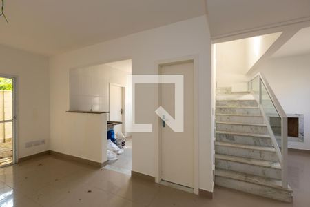 Sala de casa à venda com 3 quartos, 126m² em Vila Madeira, Nova Lima