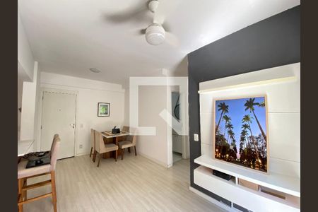 Sala de apartamento para alugar com 2 quartos, 60m² em Del Castilho, Rio de Janeiro