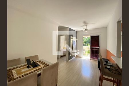 Sala de apartamento para alugar com 2 quartos, 60m² em Del Castilho, Rio de Janeiro