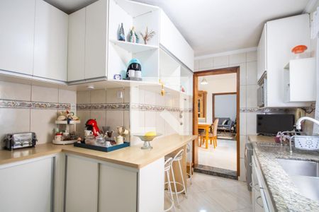 Casa à venda com 293m², 3 quartos e 3 vagas Casa à venda com 293m², 3 quartos e 3 vagasCozinha