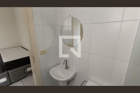 Banheiro de kitnet/studio para alugar com 1 quarto, 32m² em Parque Ouro Fino, Sorocaba