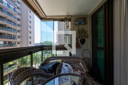 Sala Varanda de apartamento à venda com 3 quartos, 76m² em Tijuca, Rio de Janeiro