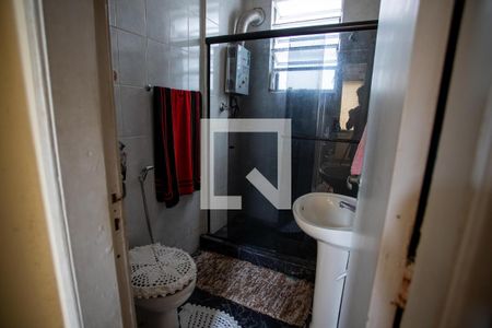 Banheiro de apartamento para alugar com 2 quartos, 48m² em Catete, Rio de Janeiro